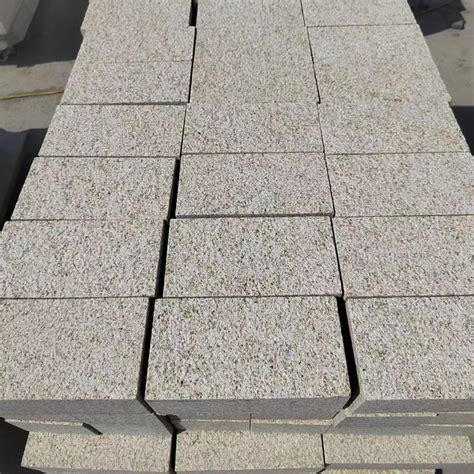 Bush Hammered Granite Stone Pavement G Rustic Yellow Granite Street