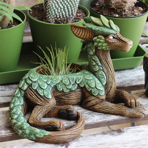 Dragon Planter ♥ Gardents Garden Art Plants Dragon Art