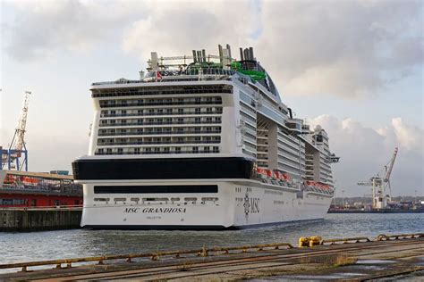 Schiff MSC Grandiosa Kreuzfahrtschiff Bilder