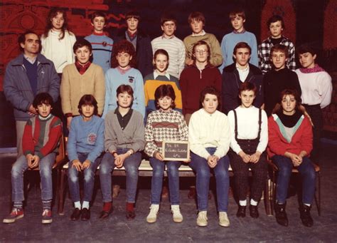 Photo De Classe 4EME C COLLEGE VALLEE VIOLETTE JOUE LES TOURS 1984 De