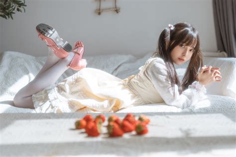 YourDrg 六味帝皇酱 小艺LOX洛丽塔 YourDrg 六味帝皇酱 小艺LOX洛丽塔 Porn