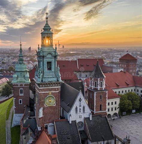 Wawel Castle at Sunrise, Krakow Stock Image - Image of light, cityscape ...