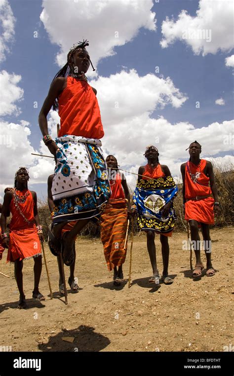 Maasai Warriors Hi Res Stock Photography And Images Alamy