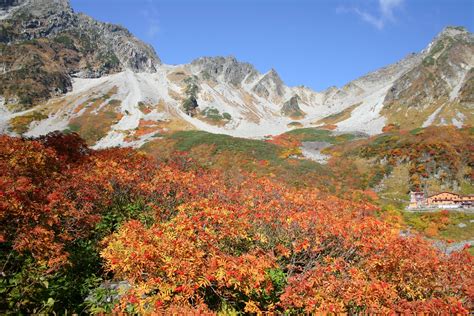 Autumn in Hida Mountains, Japan [3072x2048] (x-post from /r/EarthPorn) : AutumnPorn