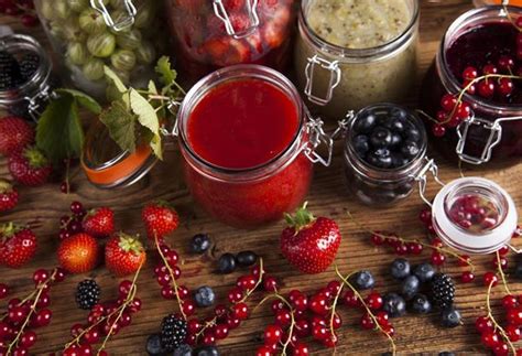 Confiture De Fruits Rouges Et Cerises