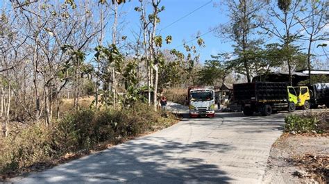 Dump Truck Dilarang Melintas Di Jalur Tambang Pentongan Wonogiri Warga