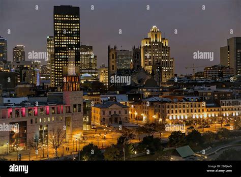 Montreal skyline at night Stock Photo - Alamy