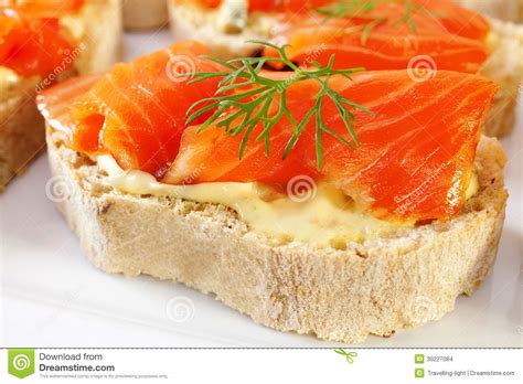 Geräucherter Lachs Bruschetta Stockfoto Bild Von Geräuchert Lachse