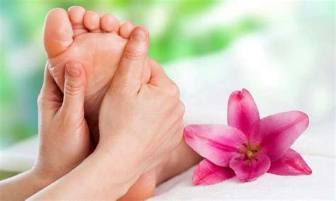 Foot Reflexology | Foot Massage at Home in Hyderabad - Salon Home Services