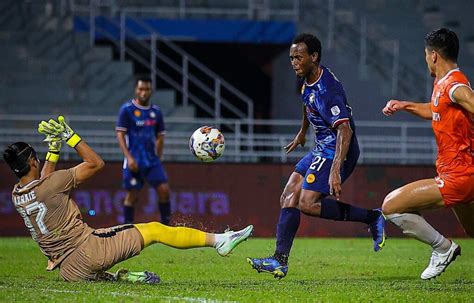 Liga Super PDRM FC Kuching City Sama Kuat