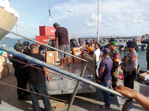 Surat Suara Pemilu Presiden Tiba Di Pelabuhan Dobo MALUKUEXPRESS