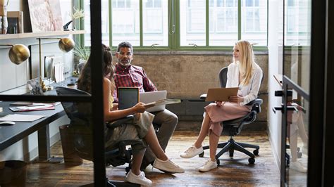 Empatía Y Reconocimiento Las Mujeres Lideran Equipos De Trabajo Más