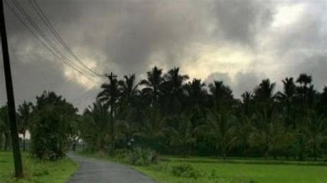 Cyclone Fani Triggers Heavy Rains Gales In Andhra Pradesh India Tv