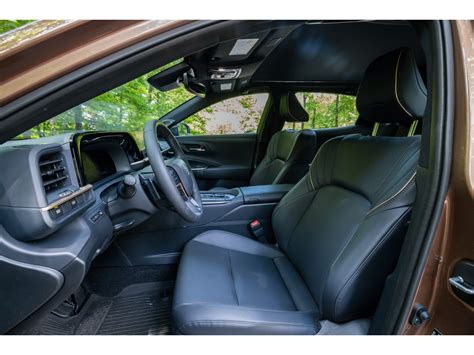 2023 Toyota Crown: 72 Interior Photos | U.S. News