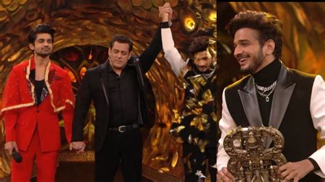 Bigg Boss 17 Winner Munawar Faruqui Takes Home The Trophy From Salman