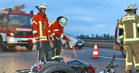 Motorradfahrer bei Unfall auf B10 bei Korntal Münchingen schwer verletzt