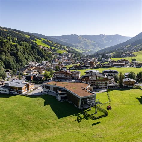 B1 B2 12er KOGEL Infrastruktur In Saalbach Hinterglemm