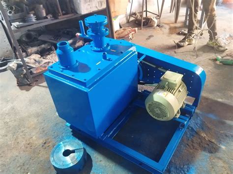 Double Stage Oil Sealed Rotary Vane Vacuum Pump Flow Rate 20 M3 5 HP