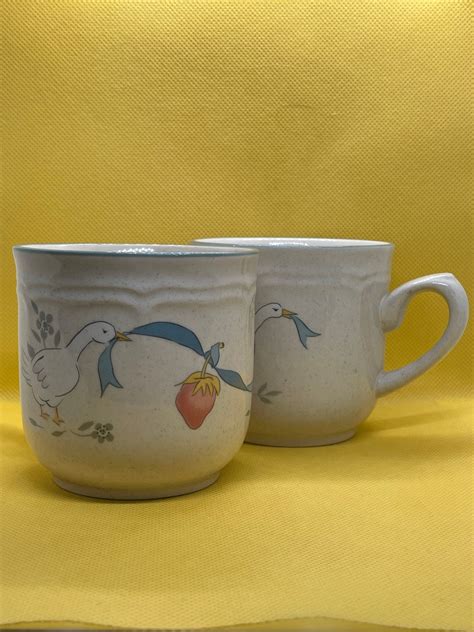 1980s International Stoneware Marmalade Goose 8oz Mugs Set Of Two