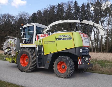 Mit Maisgebiss Claas Jaguar 850 Speedstar Häcksler für 92 820 Euro