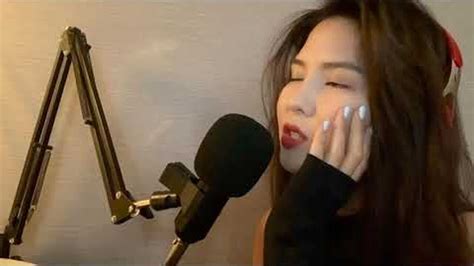 Казахстанская певица Liili о треке Hot вирусной популярности и TikTok интервью