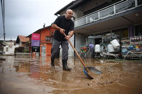 Erdrutsche Und Hochwasser In Bosnien Herzegowina Mindestens 14 Tote