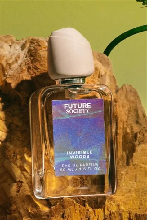 Future Society's Biotechnological Perfumes Unveils Scents from Extinct