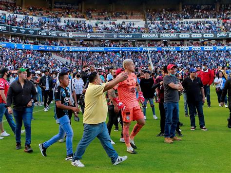 La Liga MX decidió suspender la fecha tras los violentos incidentes