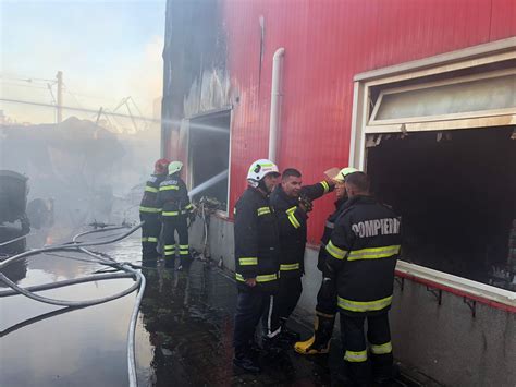 Incendiu Devastator La Un Depozit De Anvelope Din Drobeta Turnu Severin