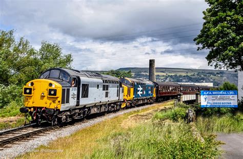 37075 37403 Keighley Class 37 In Railfreight Grey Livery Flickr