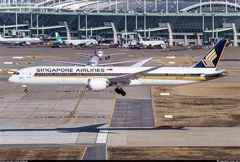 9V SCP Singapore Airlines Boeing 787 10 Dreamliner Photo By Kang