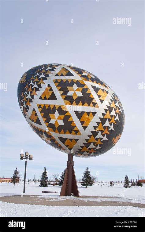 Worlds largest easter egg hi-res stock photography and images - Alamy