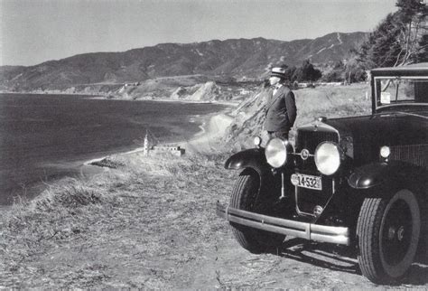 The Santa Monica Bay lighthouse from the edge of the Pacific Palisades ...