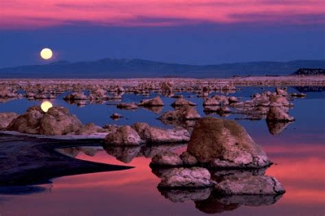 The Bizarre Mono Lake In California