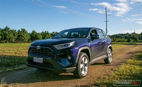 2019 Toyota RAV4 GX Hybrid-off road – PerformanceDrive