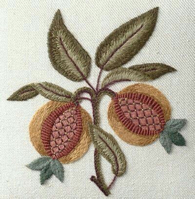 Pin By Esmeralda Taveira On Bordados Crewel Embroidery Patterns