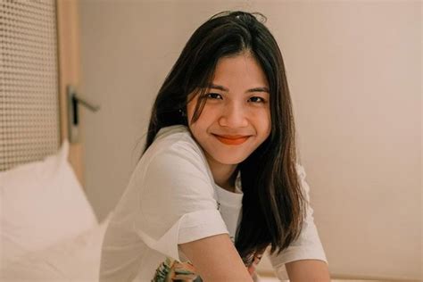 Hot girl ống nghiệm nói gì khi bị tố ăn cắp ý tưởng của bạn thân mỗi năm bị dân mạng gọi tên