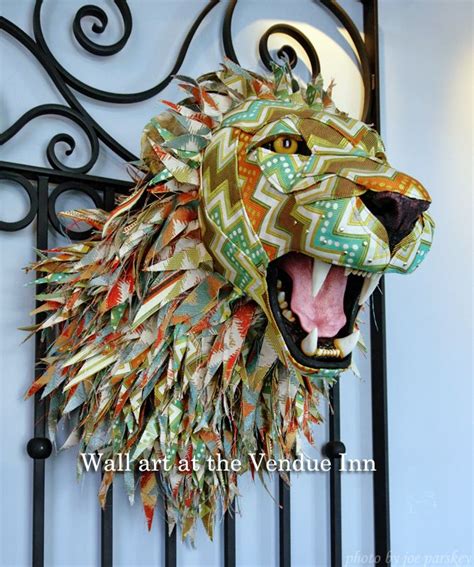 Cool 3D art, Lion on the wall at the Vendue Inn, Charleston, SC ...