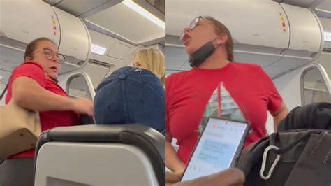 Passengers Vote To Kick Unruly Woman Off Plane Mid Flight Dexerto