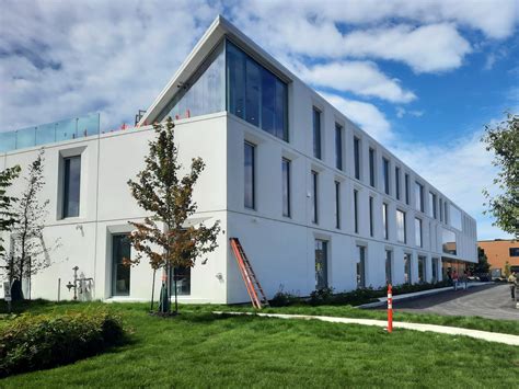 École À Pas de Géants - 3 étages (2023) - #29 par vincemtl - Projets