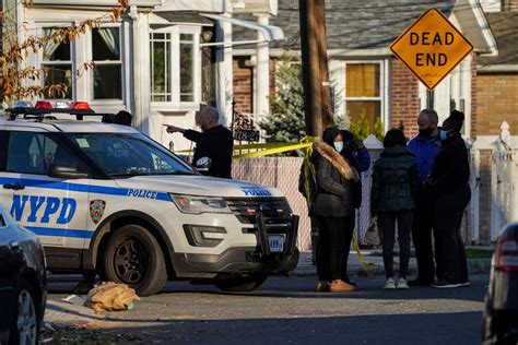 Niño De 5 Años Fue Arrollado Fatalmente Mientras Jugaba En Un Patio De Recreo En Queens El