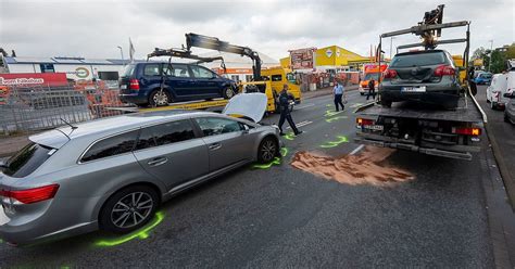 N Chster Schwerer Unfall In Bielefeld Drei Verletzte Auf Eckendorfer