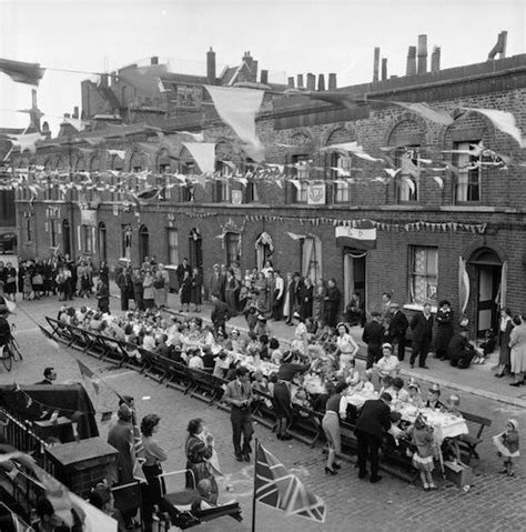 How To Host A Traditional British Street Party Historical London Old