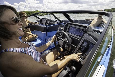 Boating 101 The Safest Way To Stop Forward Motion When Docking