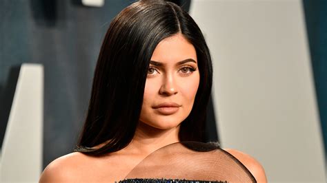 Kylie Jenner’s Instagram Update Includes a Photoshop Fail, Per TikTok | Teen Vogue