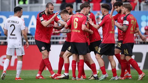 Wer Zeigt überträgt Wehen Wiesbaden Vs Jahn Regensburg Im Tv Und