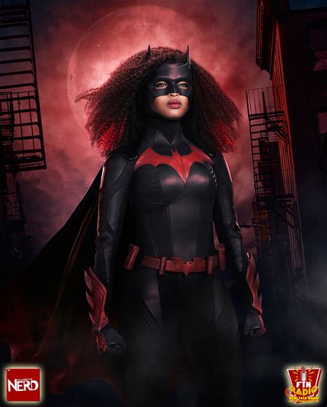 First Look At The Cws New Batwoman Suit And Her New Batmobile