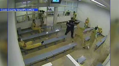 2 Cook County Corrections Officers Face Charges For Beating Inmates