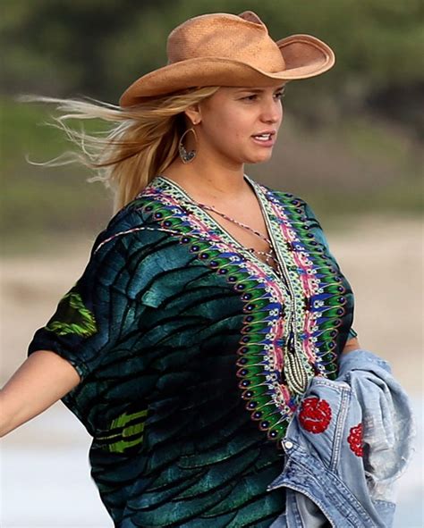 Jessica Simpson On The Beach In Hawaii Gotceleb