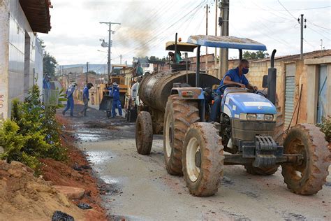 Obras de drenagem e asfaltamento no Renato Magalhães chegam a 90